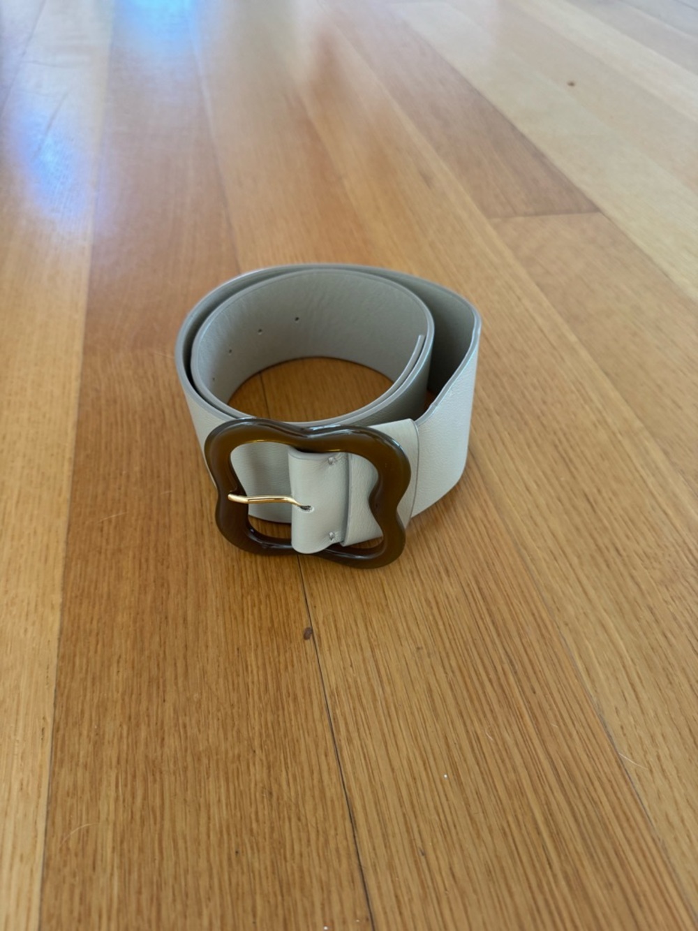 Lizzie Fortunato Wide Light Beige Belt with Tortoiseshell Flower Buckle Small - Picture 5 of 7